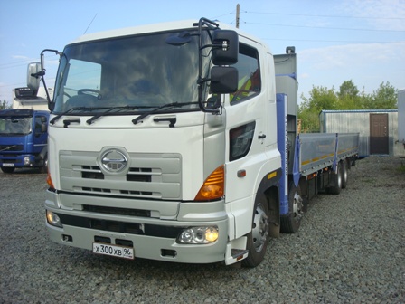 Hino Profia Эвакуатор-манипулятор низкорамник