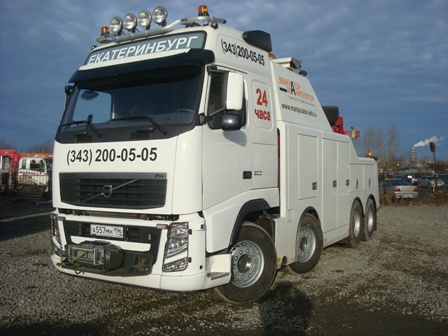 Грузовой эвакуатор VOLVO FH